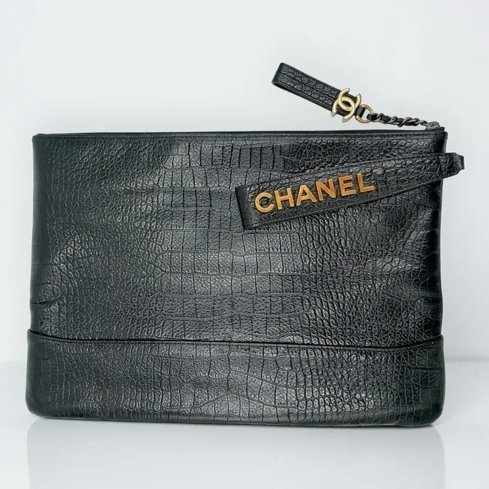 CHANEL elevate your